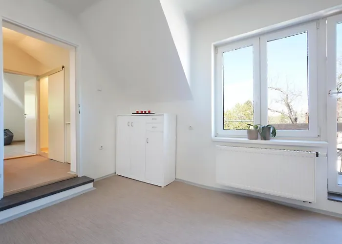 Apartmany Jevany Lägenhet Jevany